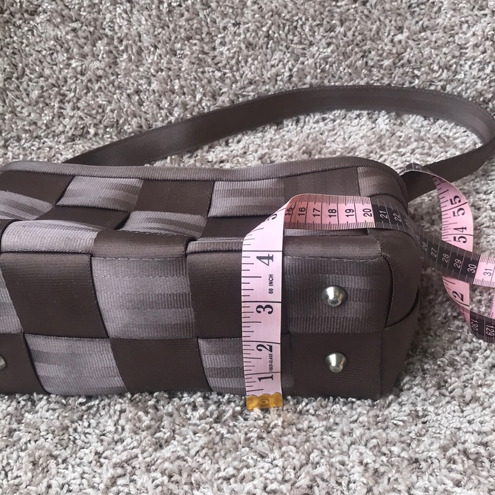 Harvey’s Tan The Original Seatbelt Bag - Picture 7 of 16